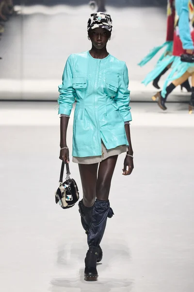 Look 37